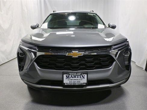 New 2025 Chevrolet Trax LT w/ Driver Confidence Package image 7