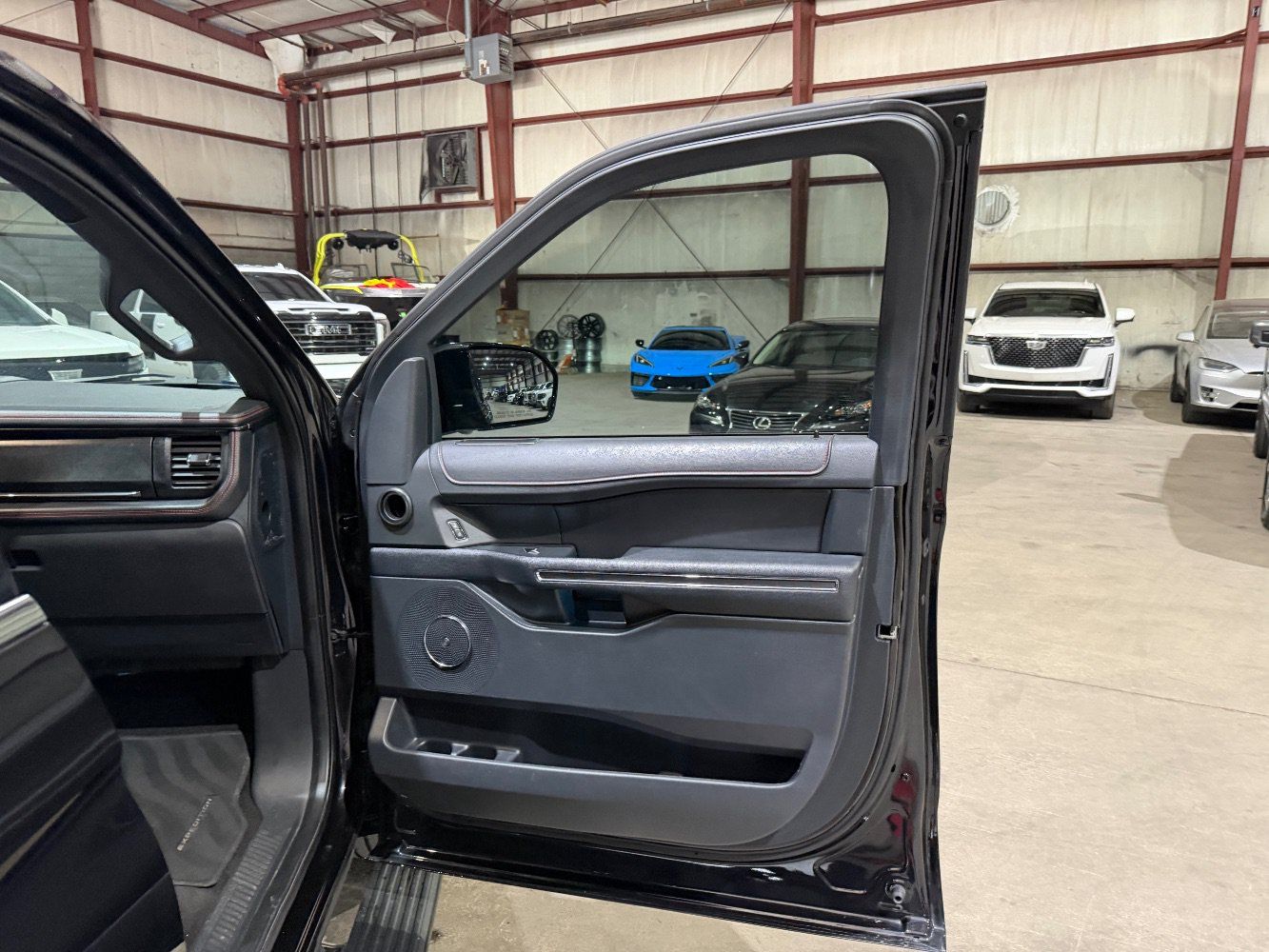 Used 2022 Ford Expedition Max Limited AWD/4WD image 24