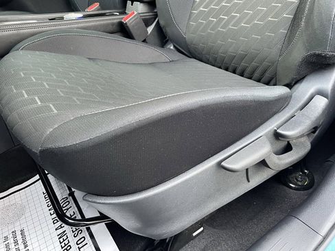 Used 2024 Nissan Kicks SV image 16