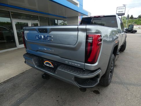 New 2026 GMC Sierra 3500 Denali Ultimate AWD/4WD image 3