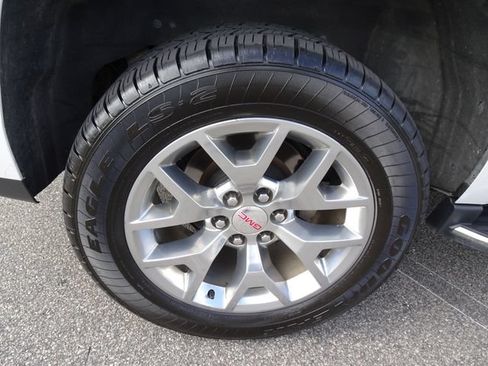 Used 2018 GMC Yukon SLT w/ HD Trailering Package AWD/4WD image 41