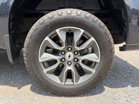 Used 2023 Chevrolet Silverado 1500 RST w/ LPO, Dark Essentials Package AWD/4WD image 8