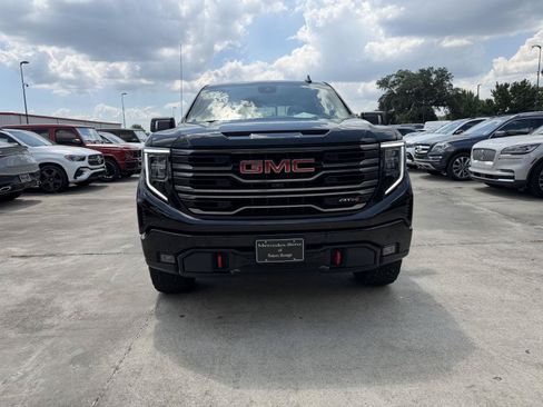 Used 2025 GMC Sierra 1500 AT4 w/ Technology Package AWD/4WD image 2