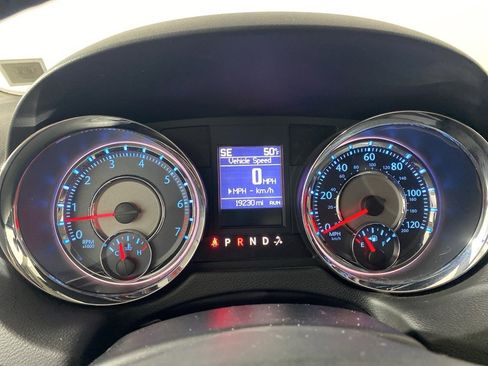 Used 2016 Chrysler Town & Country Touring w/ Driver Convenience Group image 27