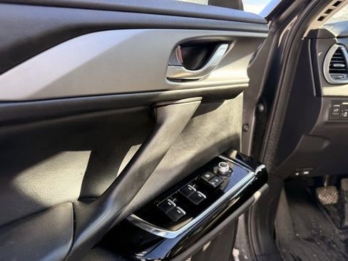 Used 2023 MAZDA CX-9 Touring image 21