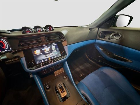 Used 2024 Nissan Z Performance w/ Floor Mat Package RWD image 8