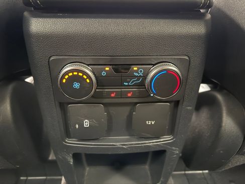 Used 2020 Ford Explorer XLT w/ Equipment Group 202A AWD/4WD image 23