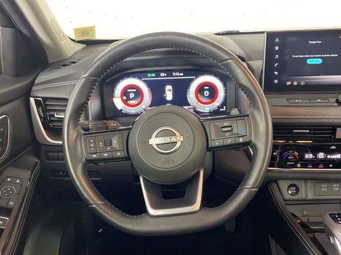 Used 2024 Nissan Rogue Platinum w/ Platinum Premium Package AWD/4WD image 17