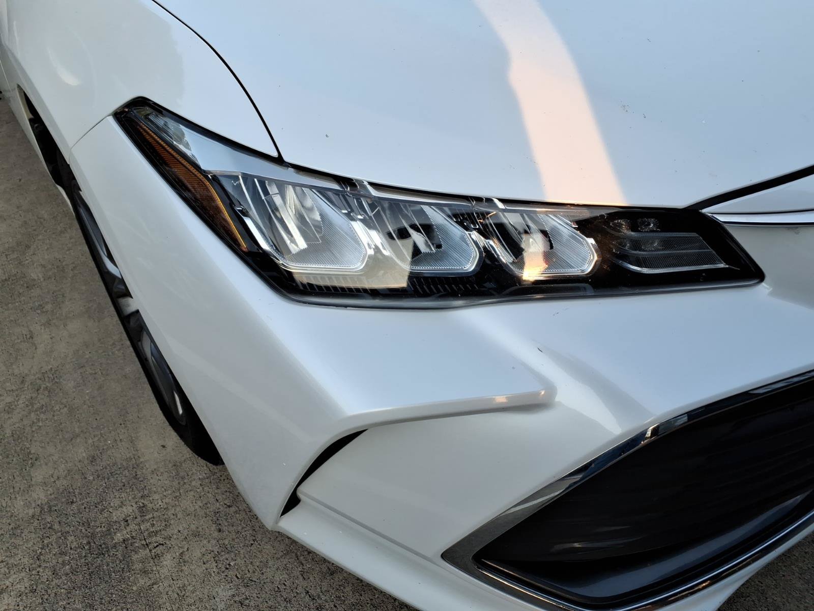 Certified 2022 Toyota Avalon XLE FWD image 3