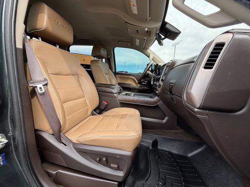 Used 2018 GMC Sierra 2500 Denali w/ Duramax Plus Package AWD/4WD image 23