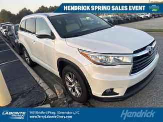 Used 2015 Toyota Highlander XLE video 1