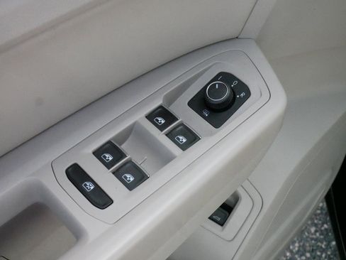 Used 2018 Volkswagen Atlas SE AWD/4WD image 19