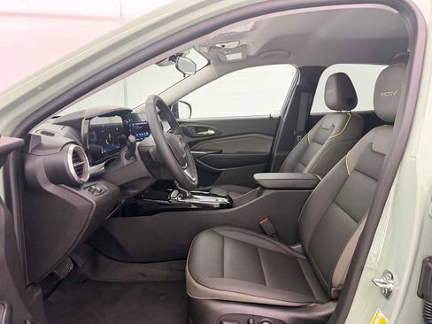 New 2025 Chevrolet Trax ACTIV w/ Driver Confidence Package image 17