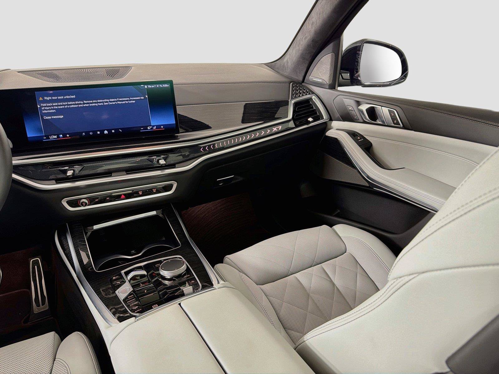 Used 2026 BMW X7 xDrive40i w/ M Sport Package AWD/4WD image 25