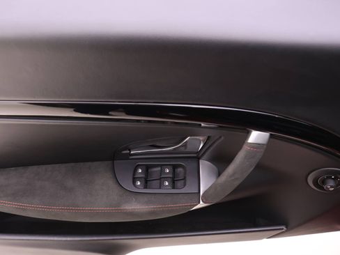 Used 2018 Maserati GranTurismo Sport image 11