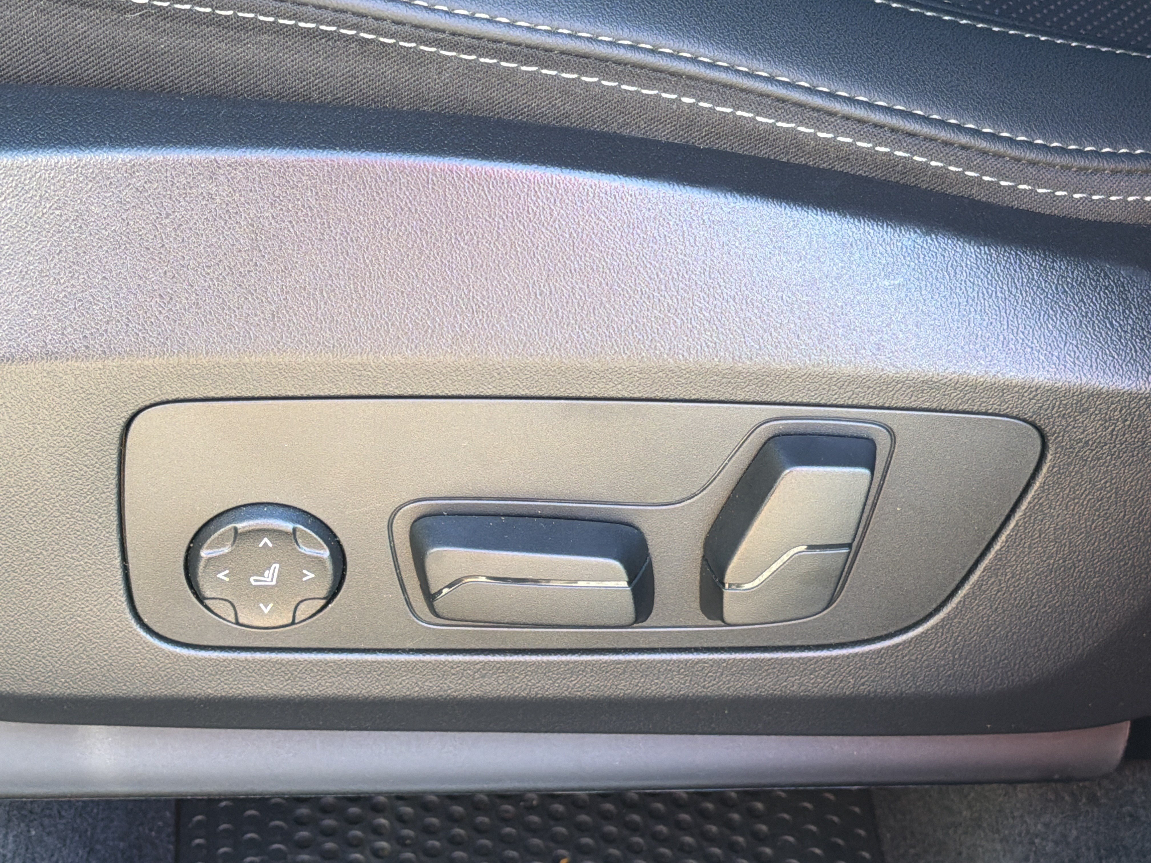 Certified 2026 BMW X1 xDrive28i AWD/4WD image 19