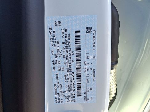 New 2024 Ford Escape SE w/ PHEV Premium Package FWD image 16