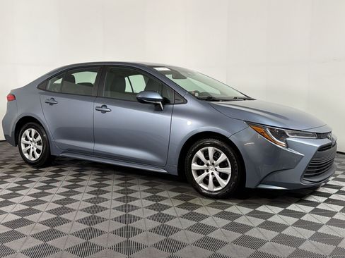 Used 2024 Toyota Corolla LE FWD image 6