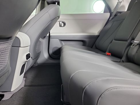 New 2026 Hyundai Ioniq 5 SEL image 32