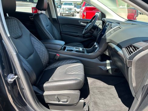 Used 2024 Ford Edge Titanium image 12