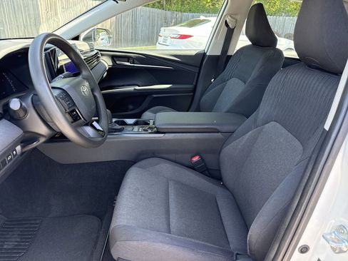 Used 2025 Toyota Camry LE FWD image 9