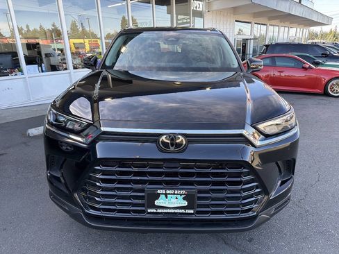 Used 2024 Toyota Grand Highlander AWD Hybrid image 13