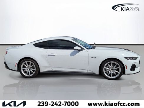 Used 2024 Ford Mustang GT Premium RWD image 2