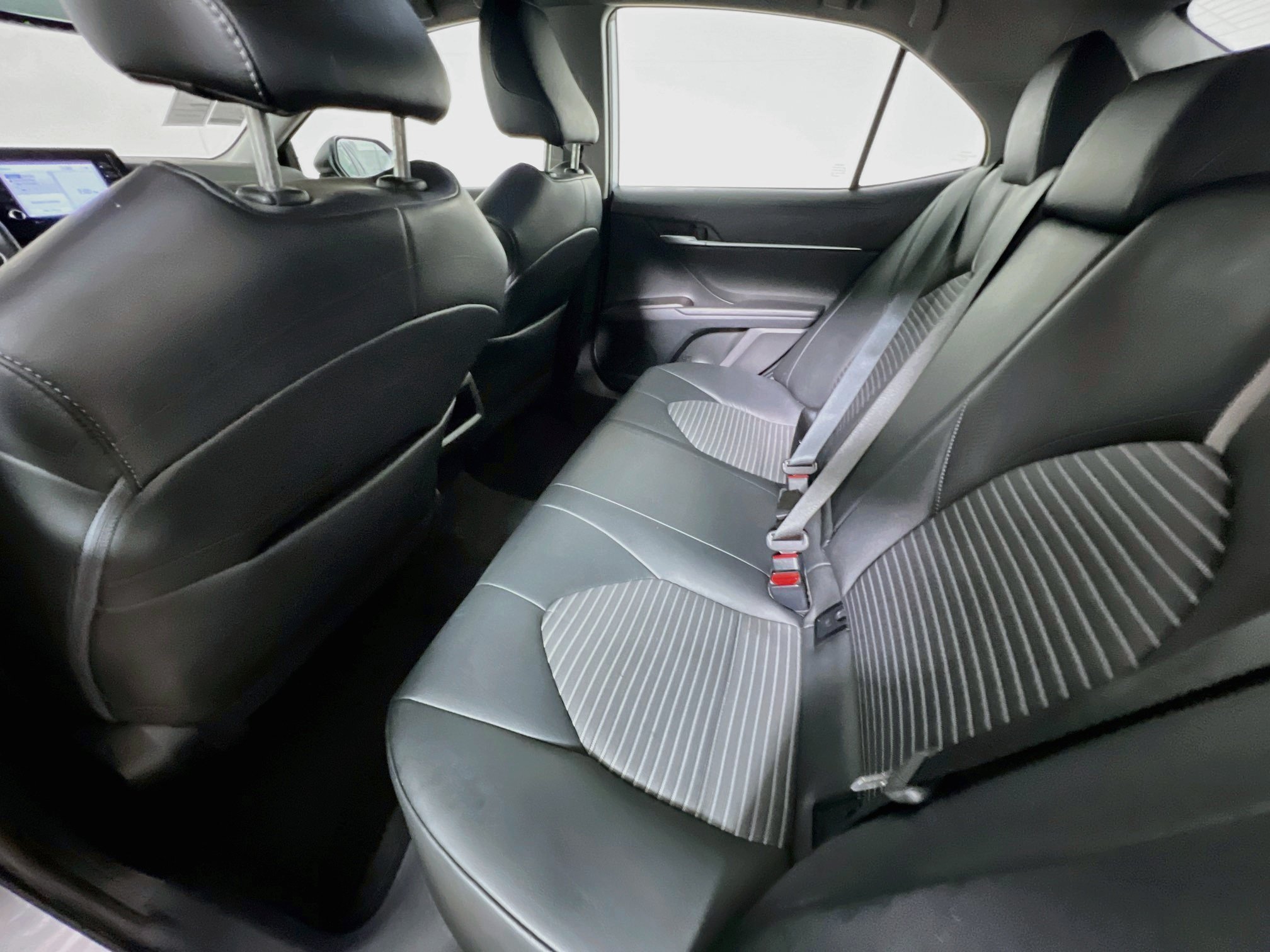 Used 2024 Toyota Camry SE w/ Convenience Package FWD image 29