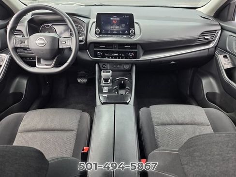 Used 2025 Nissan Rogue SV FWD image 13