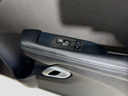 Used 2022 Dodge Challenger SXT w/ Blacktop Package image 29