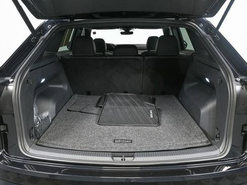 Certified 2025 Volkswagen Atlas Cross Sport SE image 21