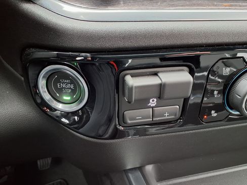 Used 2025 Chevrolet Silverado 3500 LTZ w/ LTZ Plus Package image 8