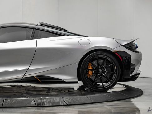 Used 2021 McLaren 765LT RWD image 11