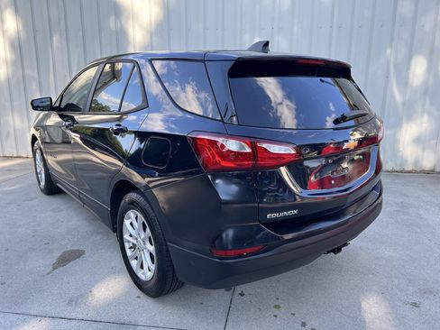Used 2020 Chevrolet Equinox LS w/ LS Convenience Package FWD image 5