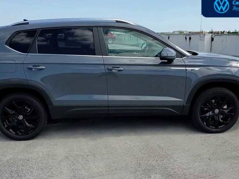 Used 2023 Volkswagen Taos SE image 9