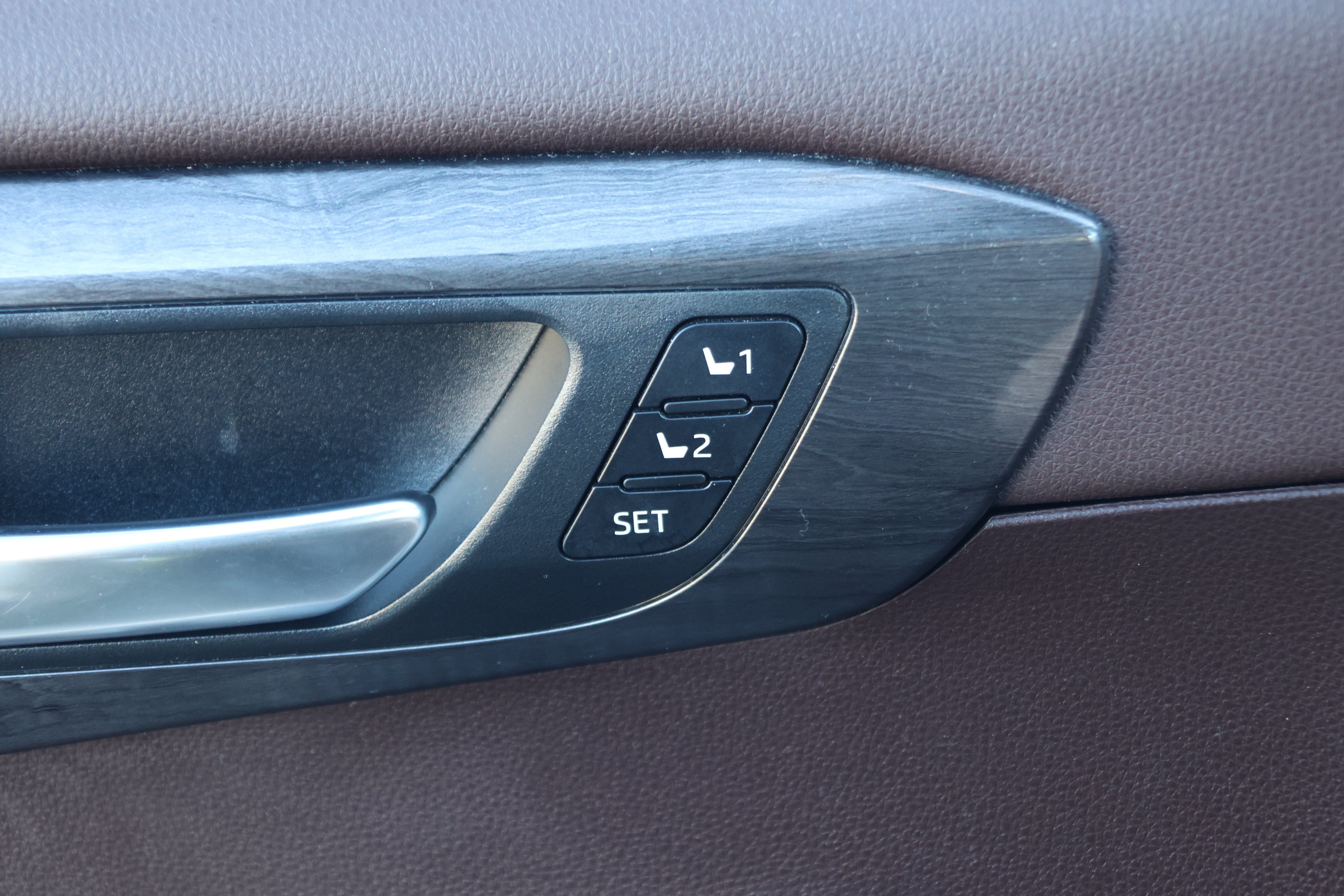 Used 2021 Toyota Highlander Platinum AWD/4WD image 13