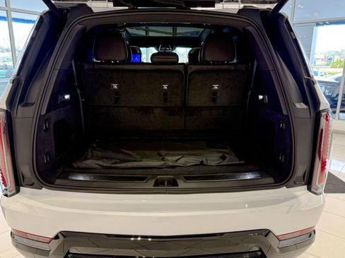 New 2026 Cadillac Escalade IQL Sport 1 w/ LPO, ONYX Package image 37