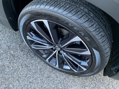 Certified 2025 MAZDA CX-50 2.5 Turbo w/ Premium Plus Pkg image 9