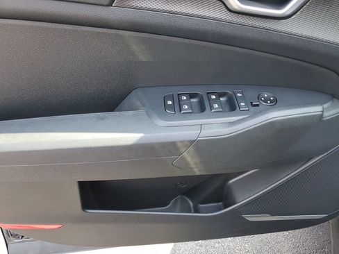 Used 2023 Kia Sportage LX AWD/4WD image 20
