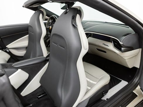 Certified 2024 Ferrari Roma Spider image 61