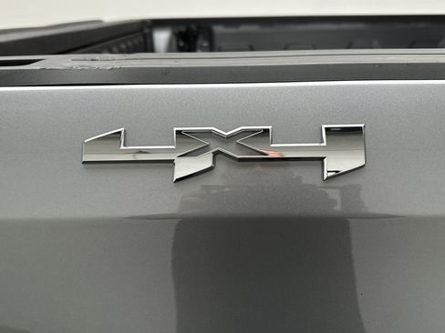 Used 2025 GMC Sierra 1500 SLT image 15