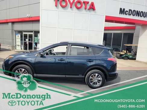 Used 2018 Toyota RAV4 XLE w/ Convenience Package image 8