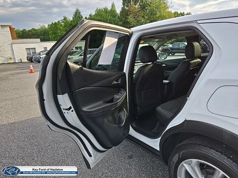Used 2023 Buick Encore GX Preferred w/ Cold Weather Comfort Package AWD/4WD image 37