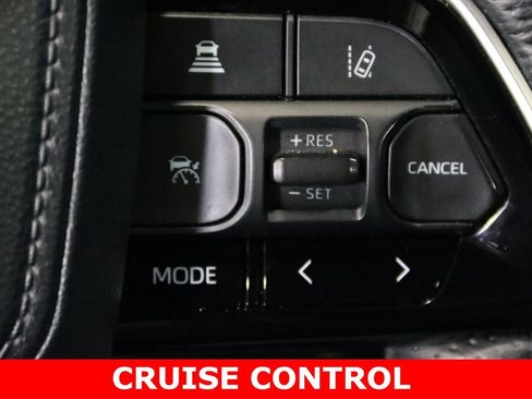 Used 2022 Toyota Tundra Platinum image 21