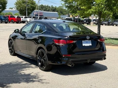 Used 2023 Nissan Sentra SR w/ Midnight Edition Package FWD image 8