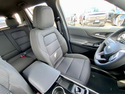 New 2026 Chevrolet Equinox LT w/ Safety and Technology Package FWD image 28