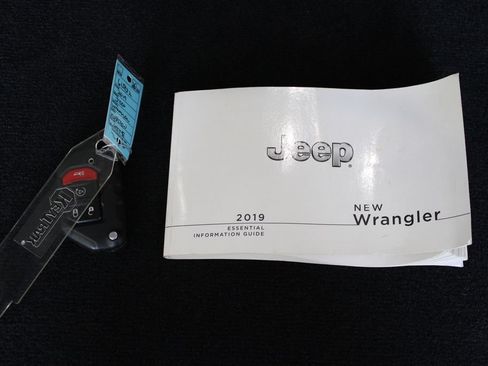 Used 2019 Jeep Wrangler Unlimited Rubicon AWD/4WD image 33