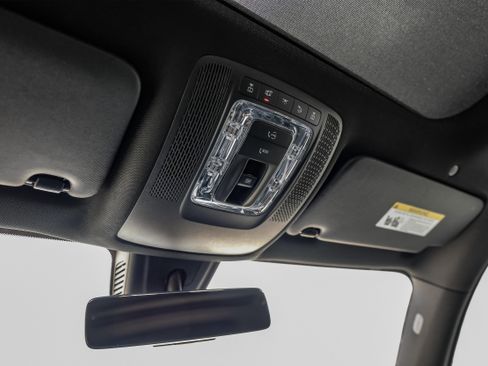 Used 2022 Mercedes-Benz GLB 250 w/ Premium Package Lite image 34