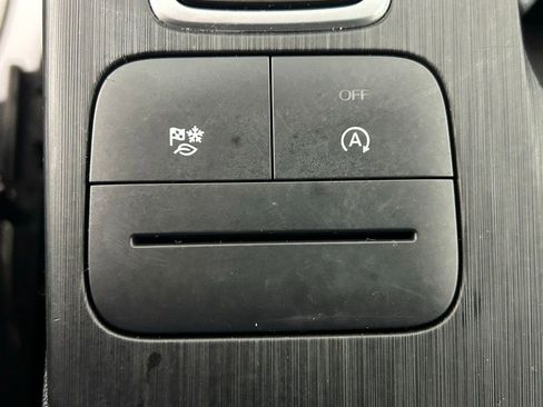 Used 2021 Ford Escape SE w/ SE Sport Appearance Package image 21