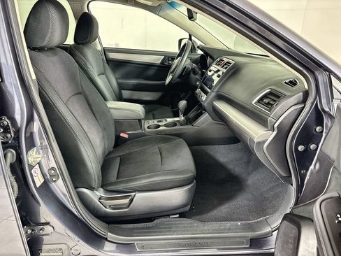 Used 2017 Subaru Outback 2.5i Premium AWD/4WD image 24